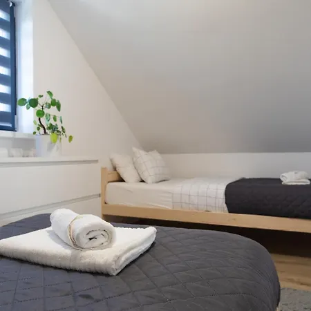 Modern House With Private Hot Tub *